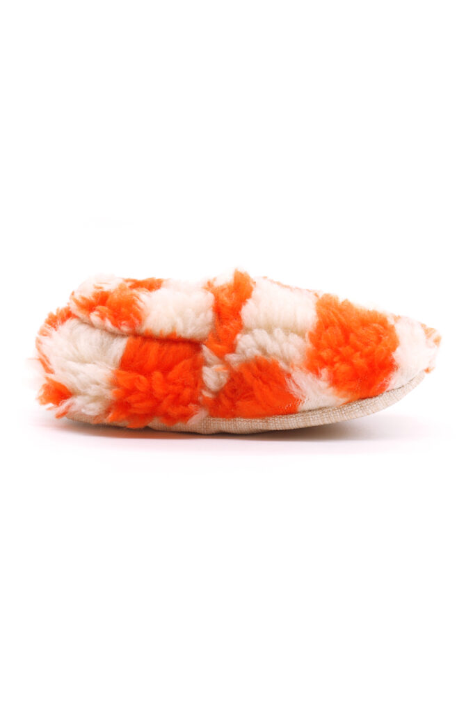 Teddy-Checker-Orange-Tek-Yan-trendyol Turuncu Krem damalı peluş kaydırmaz çocuk ev ayakkabısı